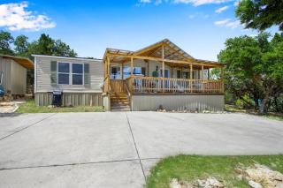 Flamingo Fun Houzz - Canyon Lake - 5