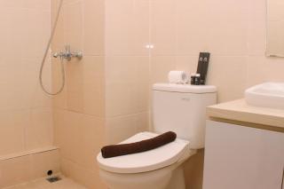 Cozy and Comfort Living 1BR at Oasis Cikarang Apartment By Travelio - Bekasi - 6