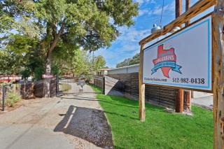 Wimberley Log Cabins Resort and Suites- The Oak Lodge - Wimberley - 5