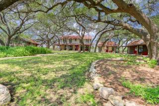 D2 Farms Main House - Wimberley - 5