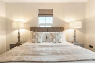 Coronation Cottage - - 6