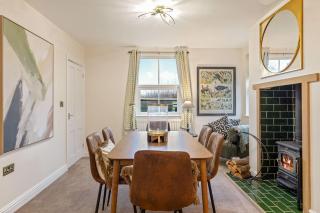 Coronation Cottage - - 1