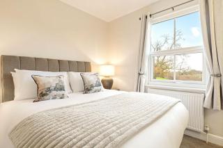 Coronation Cottage - With Woodfired Hot Tub - 1