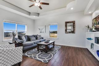 Oasis by the Lake - Canyon Lake - 3