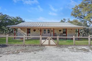 Moe and Jo's Haus - 9