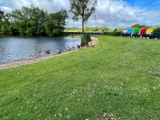 Sunnyside Lakeside Lodge - South Cerney - 3
