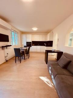 Agréable 2 pièces avec terrasse et jardin - 8