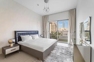 Downtown 2BR plus Maid Burj Khalifa View Prime Location - Dubai - 6