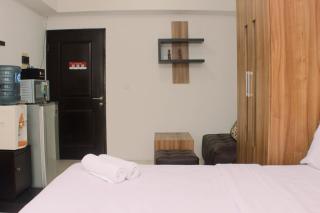 Warm and Cozy Studio at Metropark Condominium Jababeka Apartment By Travelio - Bekasi - 2