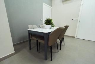 Kings View Apartment - 1