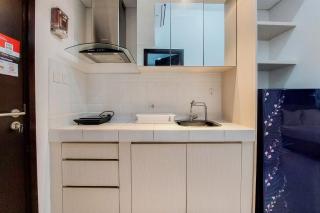 Tranquil and Homey Studio at Casa De Parco Apartment By Travelio - Tangerang - 1