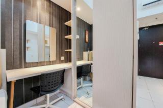 Tranquil and Homey Studio at Casa De Parco Apartment By Travelio - Tangerang - 3