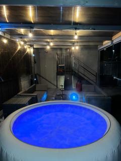 Modern House with relaxing Hot tub - 7