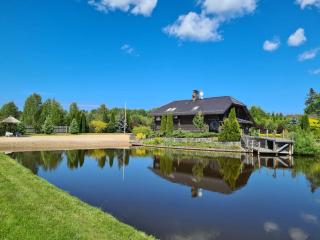 Woodvilla - - 9