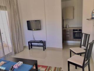 Stunning 1-Bedroom in G Cribs - 4