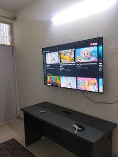 Good Spacious House with lawn - Noida - 0