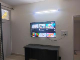 Good Spacious House with lawn - Noida - 8