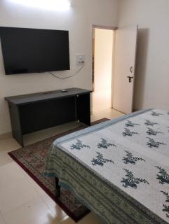 Good Spacious House with lawn - 3