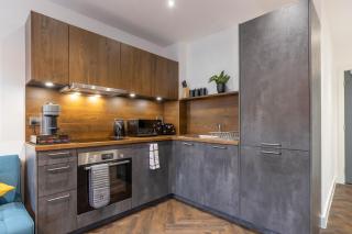 Professionals, City Centre, Parking, Superstore Nearby - Birmingham - 5