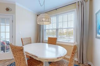 Creekwood --- 1400 Pebble Dr #1410 - 1