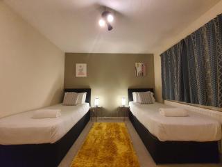 Bridgecity 3 BR Lehar retreat in Basingstoke - Worting - 4