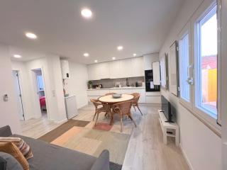 Central & Sunny Apt 10m to Beach, By TimeCooler - Setúbal - 2