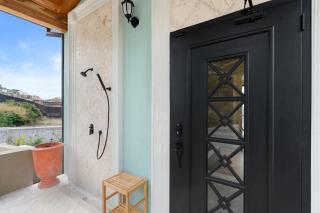 Stunning 3-BD Beachside Home with Small Pool - Playa Danta - 5