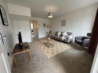 Bolehyde House, Sleeps 6, 3 Bedrooms, North Swindon location, Parking - Swindon - 9