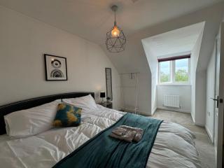 Bolehyde House, Sleeps 6, 3 Bedrooms, North Swindon location, Parking - Swindon - 4