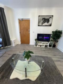 Pejay Crystal home - Southampton - 1