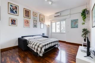 HYRIA Holiday Home - 8