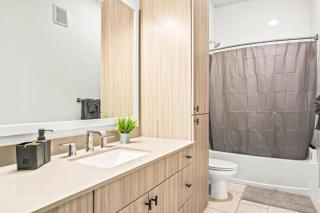 Luxurious New Unit 1Bd1Ba Pool Golf Sim - Austin - 5