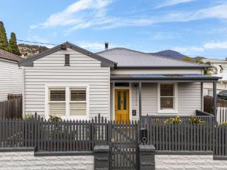 Cosy and Private Escape in the Bay - 7