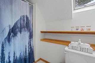 Mountain Haven for Families w Deck - Shuttle - Views - 2