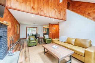 Cozy Villager Chalet w Mountain Views and Firepit - 6