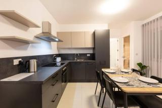 Beautiful Central Penthouse 1br - Taʼ Xbiex - 7