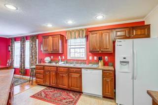 Creekside Haven with Fire Pit Near Nantahala River - Topton - 1