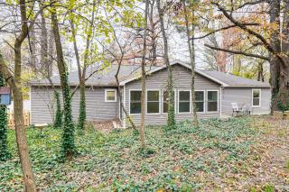 1 Mi to Dtwn Newburgh Quiet Home with Yard! - Newburgh - 0