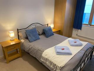 Anchor Walk Central Location Long Stays by Max Wilde - Bristol - 0