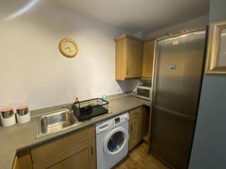 Anchor Walk Central Location Long Stays by Max Wilde - Bristol - 1