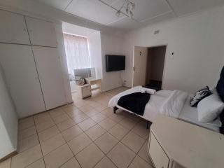 The Parks Guest House - 9