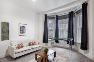 Large 4-Bedroom Home in the Heart of London - Elmers End - 1