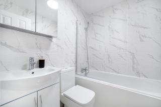 Large 4-Bedroom Home in the Heart of London - Elmers End - 4