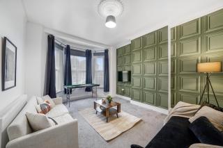 Large 4-Bedroom Home in the Heart of London - Elmers End - 0