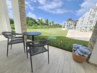Relaxing 2BDR Condo Overlooking Hard Rock Golf - 9