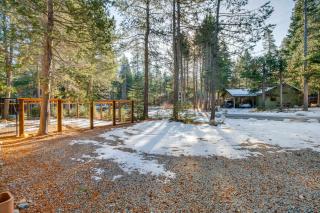 Less Than 1 Mi to Beach Peaceful Studio with Deck in Tahoma - Tahoma - 1