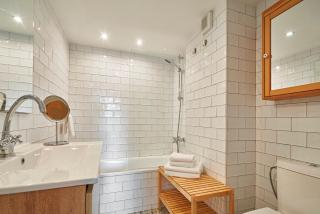 Love Local Life Near Sagrada Familia by MyRentalHost - 3