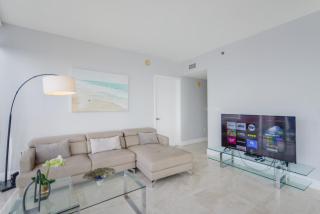 Wonderful 2/2 Condo at Icon Brickell With Pool - 1