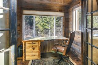 Wyoming Cabin with Hot Tub and Mountain-View Deck - Thayne - 3