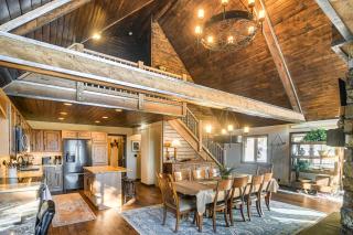 Wyoming Cabin with Hot Tub and Mountain-View Deck - 2
